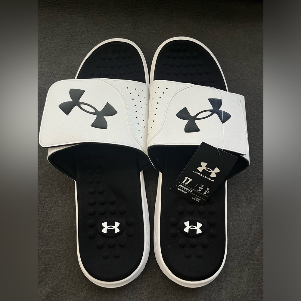 Under Armour Black and White Logo Slides 🤍